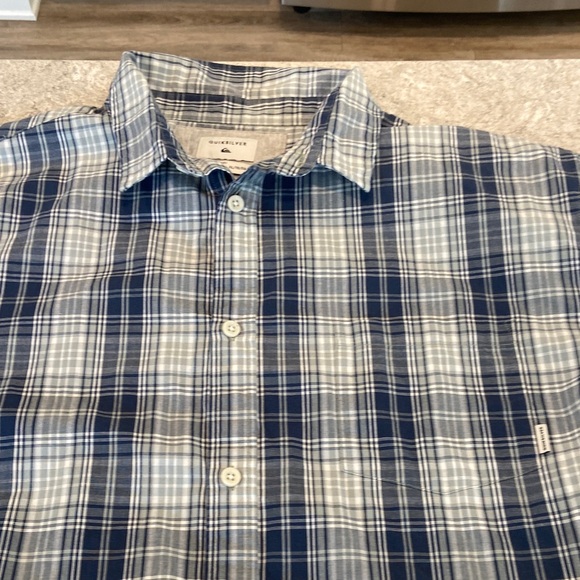Quiksilver Men's Navy and White Checkered Shirt - Picture 1 of 8